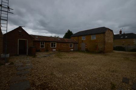 4 bedroom Detached house to let in Belvoir Road, Redmile, NG13