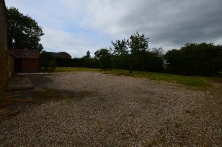 4 bedroom Detached house to let in Belvoir Road, Redmile, NG13