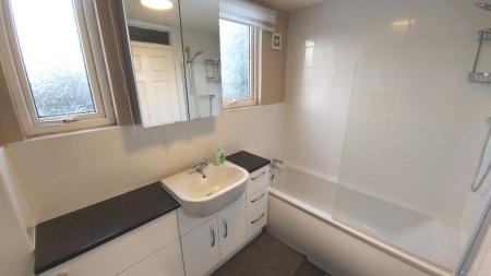 3 bedroom Semi-detached house to let in Bowbridge Gardens, Bottesford, NG13