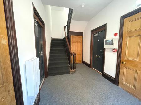 1 bedroom Flat to let in Avenue Road, Grantham, NG31