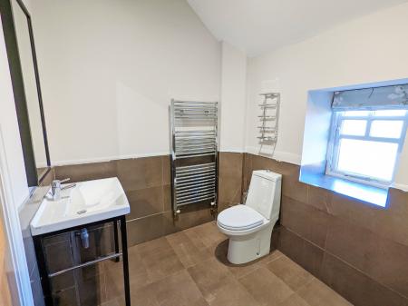 4 bedroom Barn Conversion to let in Church Farm, Stroxton, NG33