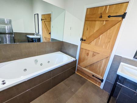 4 bedroom Barn Conversion to let in Church Farm, Stroxton, NG33