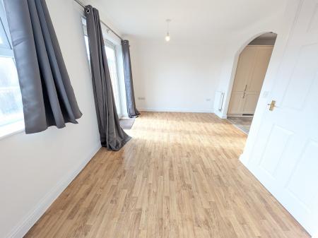 3 bedroom Town house to let in Blue Horse Court, Great Ponton, NG33