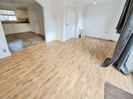 3 bedroom Town house to let in Blue Horse Court, Great Ponton, NG33