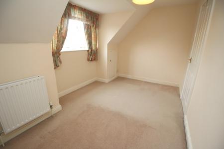 4 bedroom Detached house to let in Ellerby Mead, Swayfield, NG33