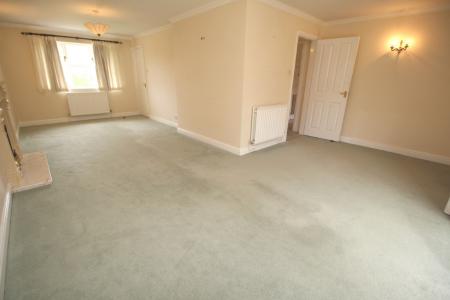 4 bedroom Detached house to let in Ellerby Mead, Swayfield, NG33