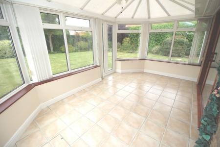 4 bedroom Detached house to let in Ellerby Mead, Swayfield, NG33