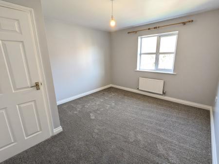 5 bedroom Detached house to let in Mill Close, Corby Glen, NG33