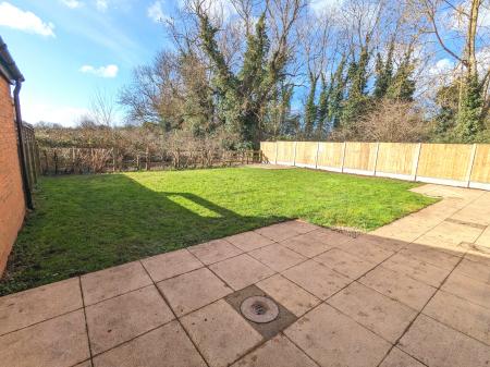 5 bedroom Detached house to let in Mill Close, Corby Glen, NG33