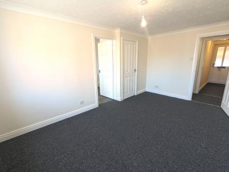 1 bedroom Flat to let in Drakes Court, East Street, Grantham, NG31