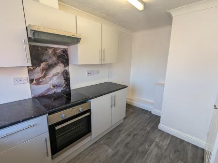 1 bedroom Flat to let in Drakes Court, East Street, Grantham, NG31