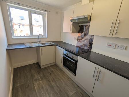 1 bedroom Flat to let in Drakes Court, East Street, Grantham, NG31