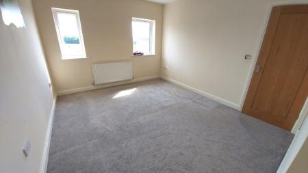 3 bedroom Terraced House to let in Church Row, The Grove, Grantham, NG31