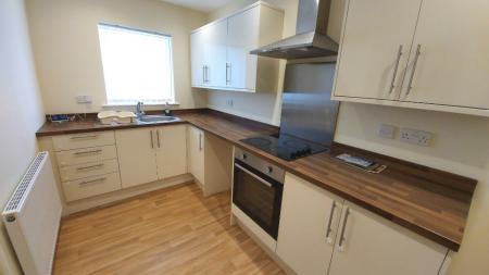 3 bedroom Terraced House to let in Church Row, The Grove, Grantham, NG31