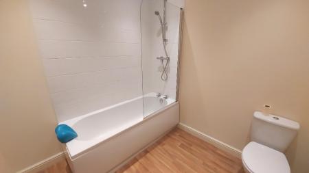 3 bedroom Terraced House to let in Church Row, The Grove, Grantham, NG31