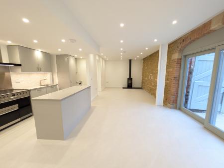 2 bedroom Barn Conversion to let in Hall Farm Barns, Church Lane, Caythorpe, NG32