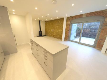 2 bedroom Barn Conversion to let in Hall Farm Barns, Church Lane, Caythorpe, NG32