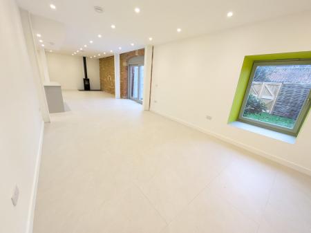 2 bedroom Barn Conversion to let in Hall Farm Barns, Church Lane, Caythorpe, NG32