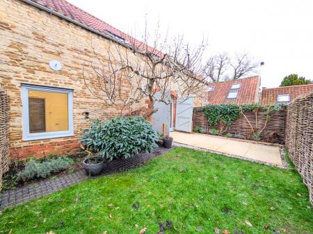 2 bedroom Barn Conversion to let in Hall Farm Barns, Church Lane, Caythorpe, NG32