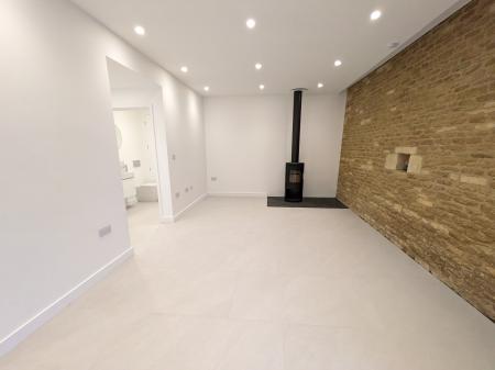 2 bedroom Barn Conversion to let in Hall Farm Barns, Church Lane, Caythorpe, NG32