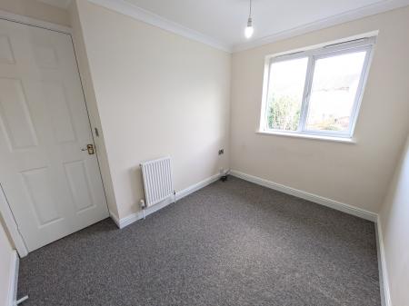3 bedroom Semi-detached house to let in Moortown Close, Grantham, NG31