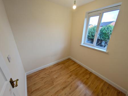 3 bedroom Semi-detached house to let in Moortown Close, Grantham, NG31