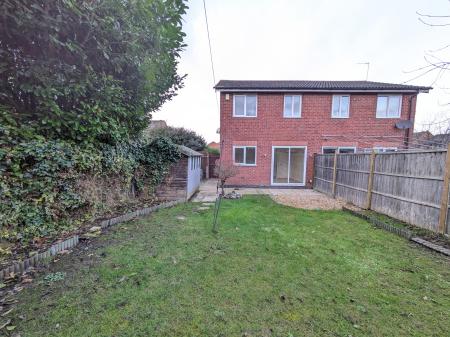 3 bedroom Semi-detached house to let in Moortown Close, Grantham, NG31