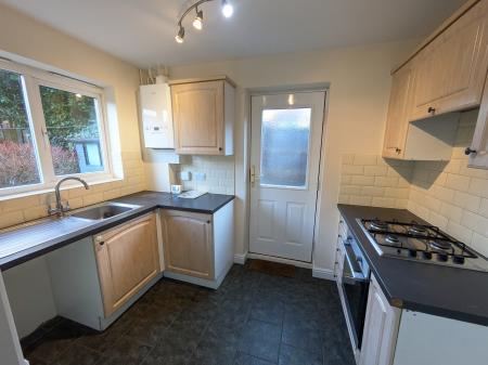 3 bedroom Semi-detached house to let in Moortown Close, Grantham, NG31