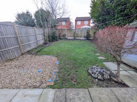 3 bedroom Semi-detached house to let in Moortown Close, Grantham, NG31