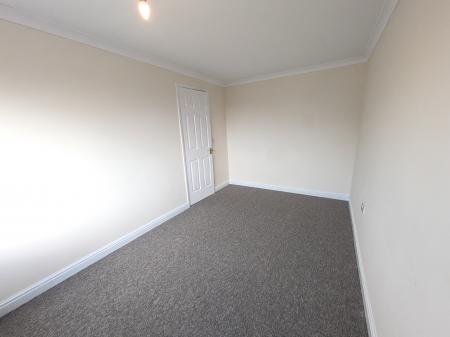 3 bedroom Semi-detached house to let in Moortown Close, Grantham, NG31