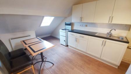 1 bedroom Flat to let in Bridge End Road, Grantham, NG31