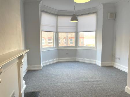 1 bedroom Flat to let in Avenue Road, Grantham, NG31