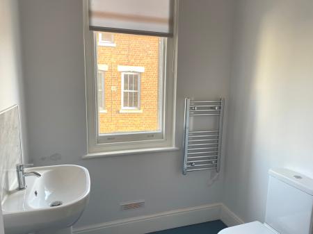 1 bedroom Flat to let in Avenue Road, Grantham, NG31