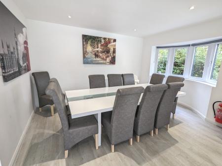 5 bedroom Detached house to let in Grantham Road, Ingoldsby, NG33