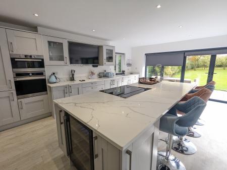 5 bedroom Detached house to let in Grantham Road, Ingoldsby, NG33