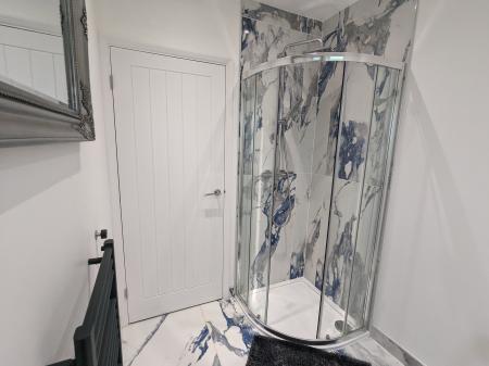5 bedroom Detached house to let in Grantham Road, Ingoldsby, NG33