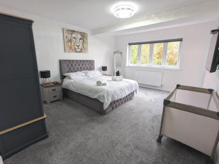 5 bedroom Detached house to let in Grantham Road, Ingoldsby, NG33