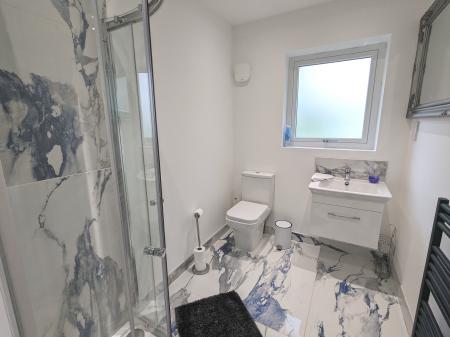 5 bedroom Detached house to let in Grantham Road, Ingoldsby, NG33