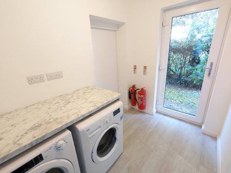 5 bedroom Detached house to let in Grantham Road, Ingoldsby, NG33