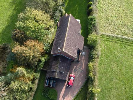 5 bedroom Detached house to let in Grantham Road, Ingoldsby, NG33