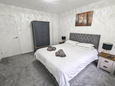 5 bedroom Detached house to let in Grantham Road, Ingoldsby, NG33
