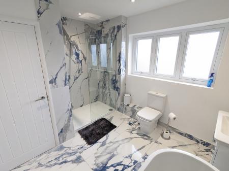 5 bedroom Detached house to let in Grantham Road, Ingoldsby, NG33