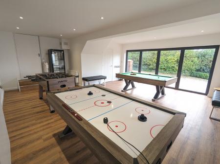 5 bedroom Detached house to let in Grantham Road, Ingoldsby, NG33