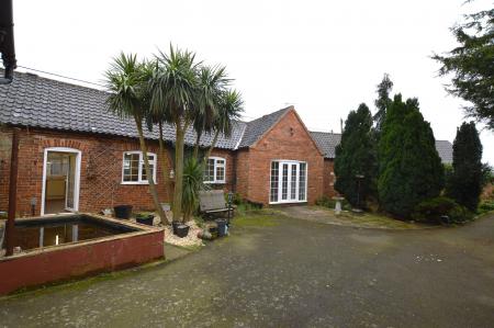 3 bedroom Bungalow to let in Woolsthorpe Lane, Muston, NG13