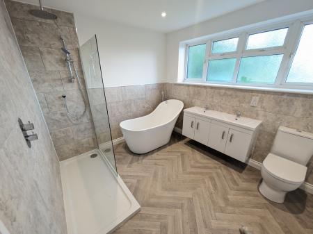 4 bedroom Detached house to let in Wesley Close, Sleaford, NG34
