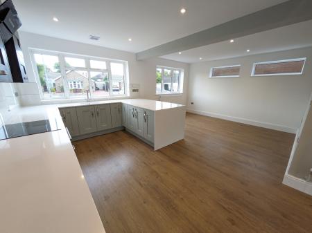 4 bedroom Detached house to let in Wesley Close, Sleaford, NG34
