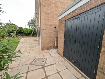 4 bedroom Detached house to let in Wesley Close, Sleaford, NG34
