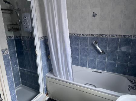 2 bedroom Flat to let in University Court, Grantham, NG31