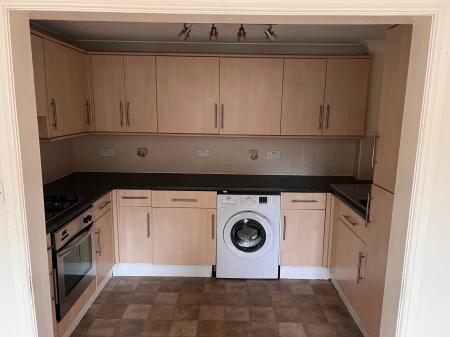 2 bedroom Flat to let in University Court, Grantham, NG31