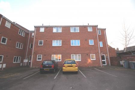 University Court, Grantham, NG31